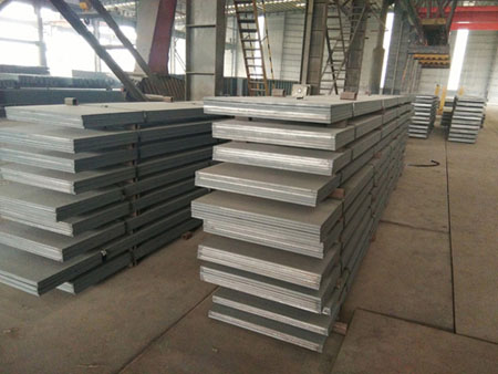 Normalizing heat treatment method for 16Mo3 steel plate