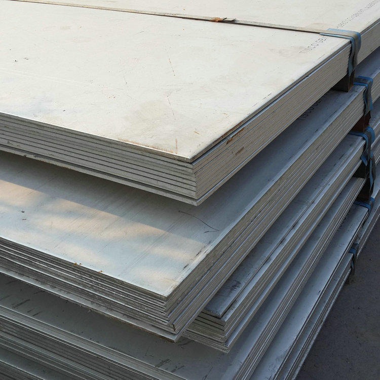 Welding performance analysis of S690QL steel plate